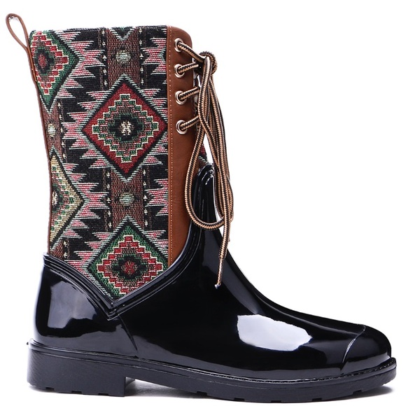 Skull & Arrow Shop Shoes - 💥LAST ONE💥 Aztec-Print Duck Boots